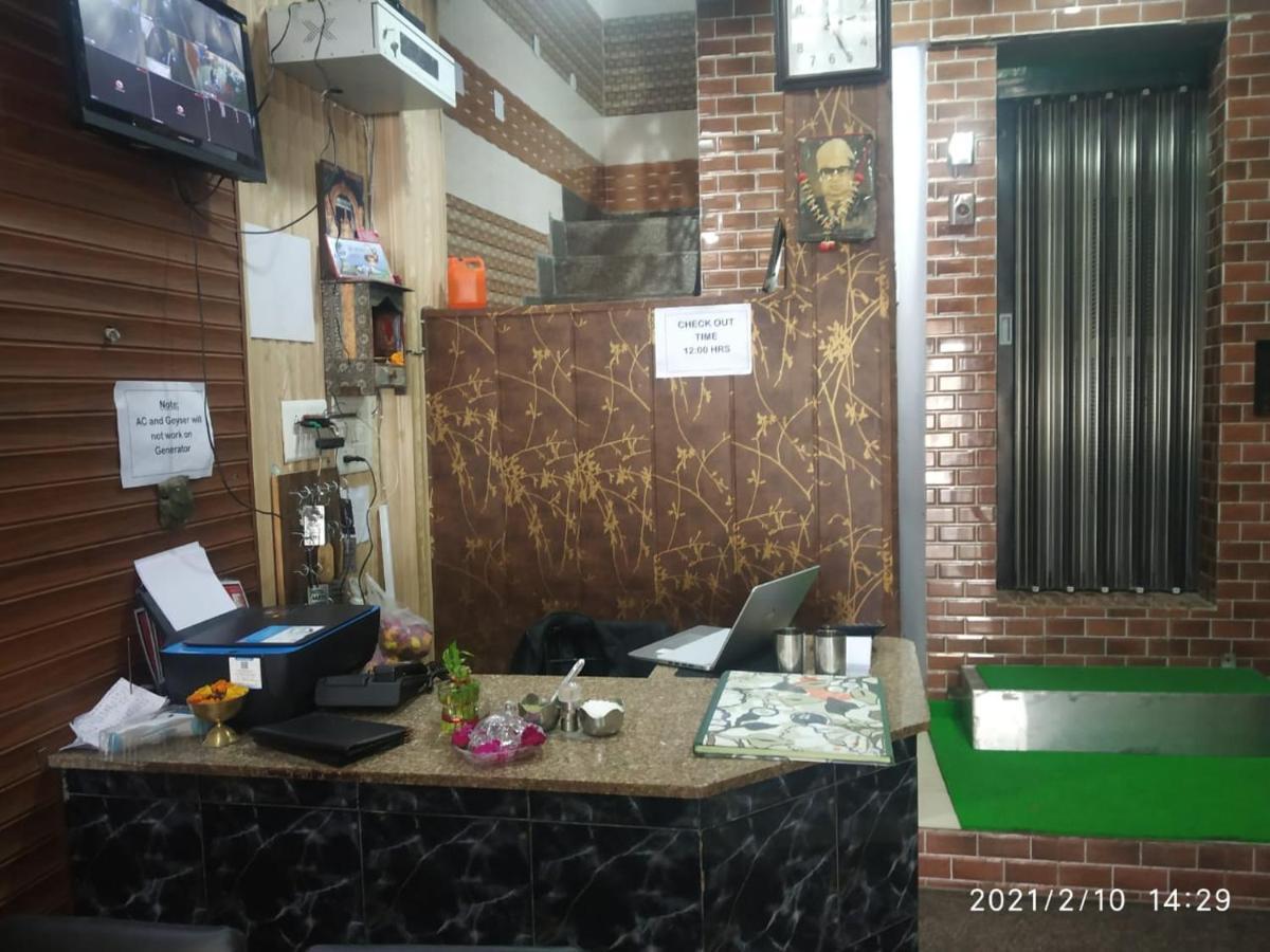 Hotel Aarti Darshan ハリドワール エクステリア 写真