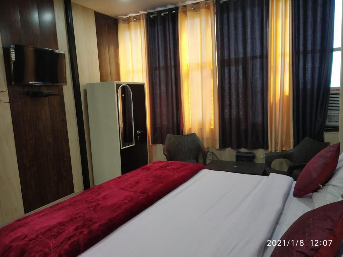 Hotel Aarti Darshan ハリドワール エクステリア 写真